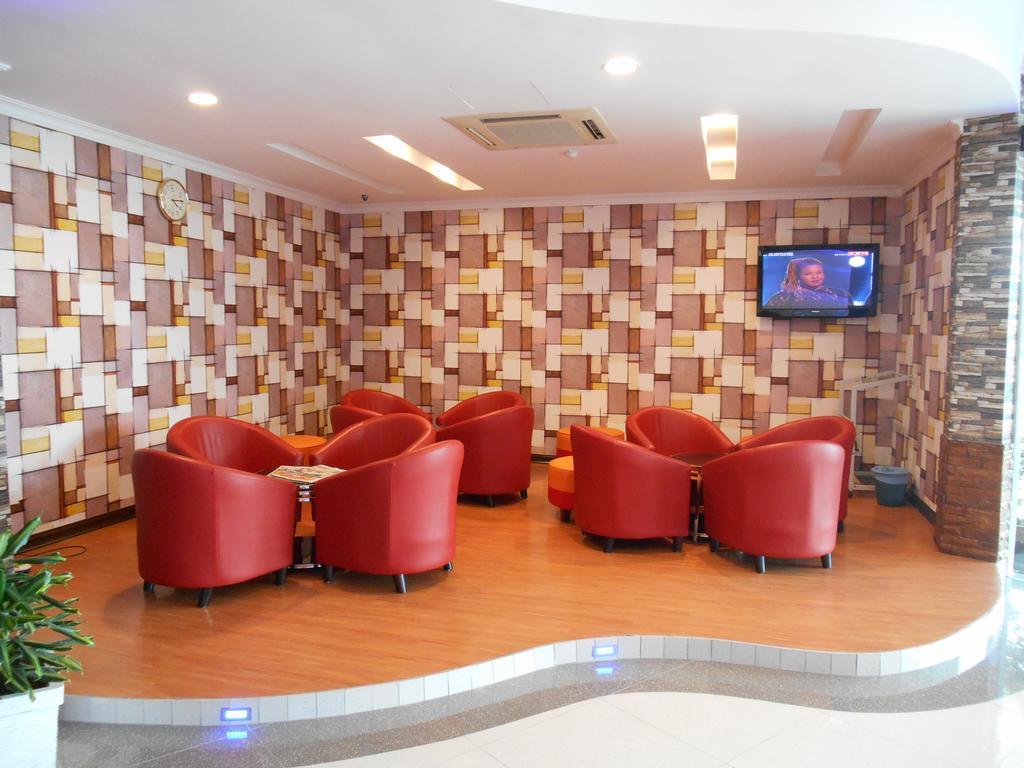 Sai Villa Hotel Near Klia & Klia2 Nilai Buitenkant foto