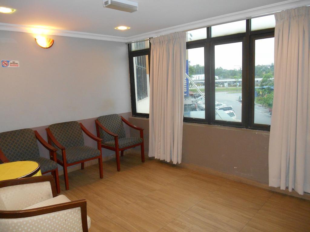 Sai Villa Hotel Near Klia & Klia2 Nilai Buitenkant foto