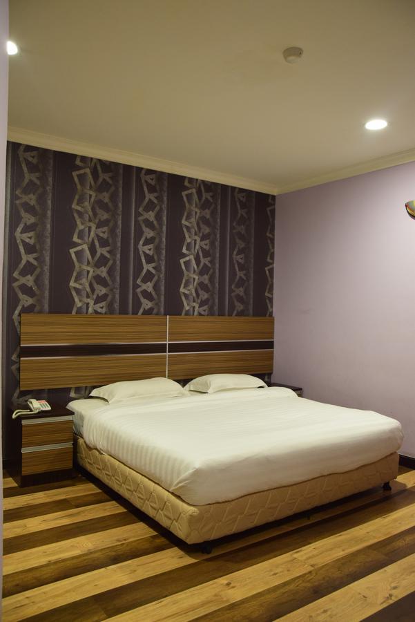 Sai Villa Hotel Near Klia & Klia2 Nilai Buitenkant foto
