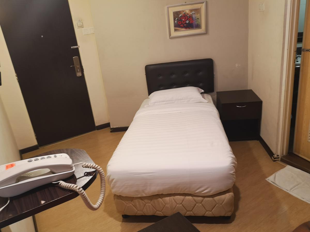 Sai Villa Hotel Near Klia & Klia2 Nilai Buitenkant foto