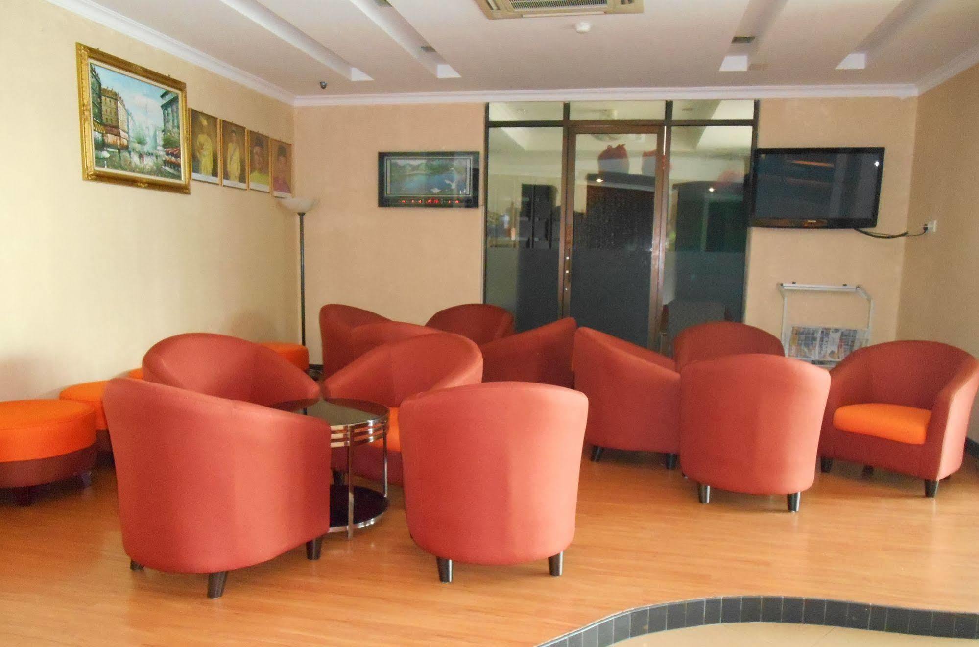 Sai Villa Hotel Near Klia & Klia2 Nilai Buitenkant foto