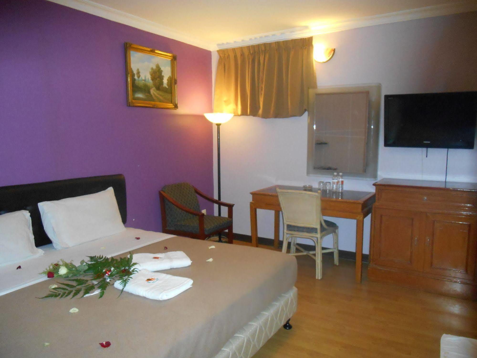 Sai Villa Hotel Near Klia & Klia2 Nilai Buitenkant foto