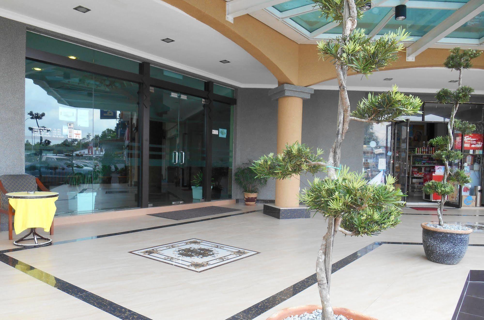 Sai Villa Hotel Near Klia & Klia2 Nilai Buitenkant foto