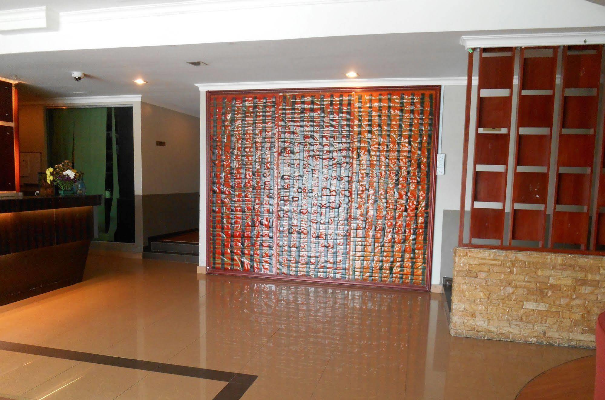 Sai Villa Hotel Near Klia & Klia2 Nilai Buitenkant foto