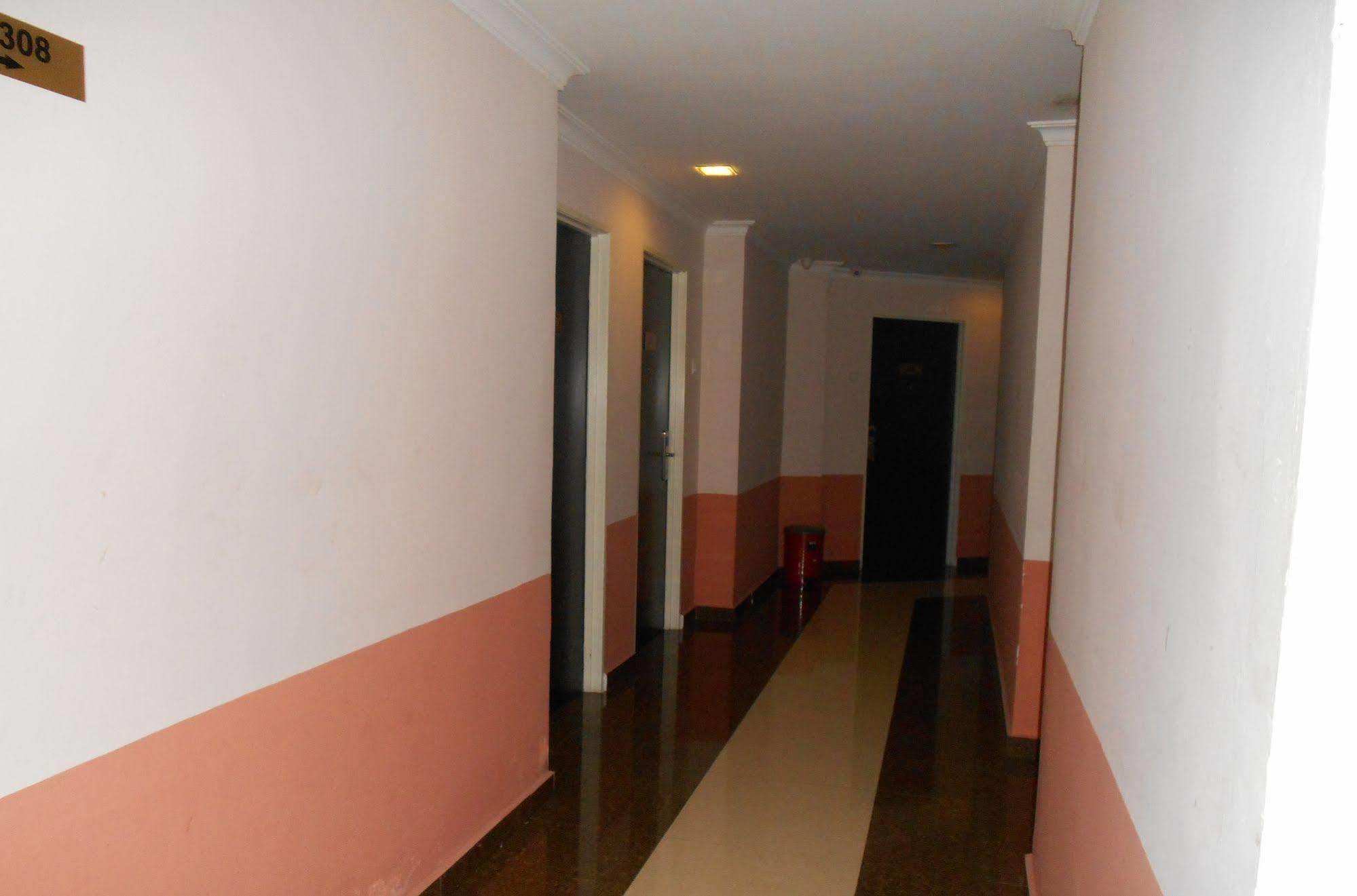 Sai Villa Hotel Near Klia & Klia2 Nilai Buitenkant foto