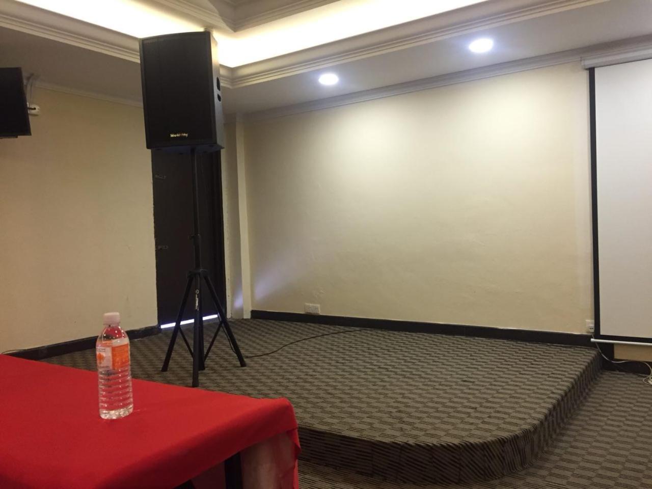 Sai Villa Hotel Near Klia & Klia2 Nilai Buitenkant foto